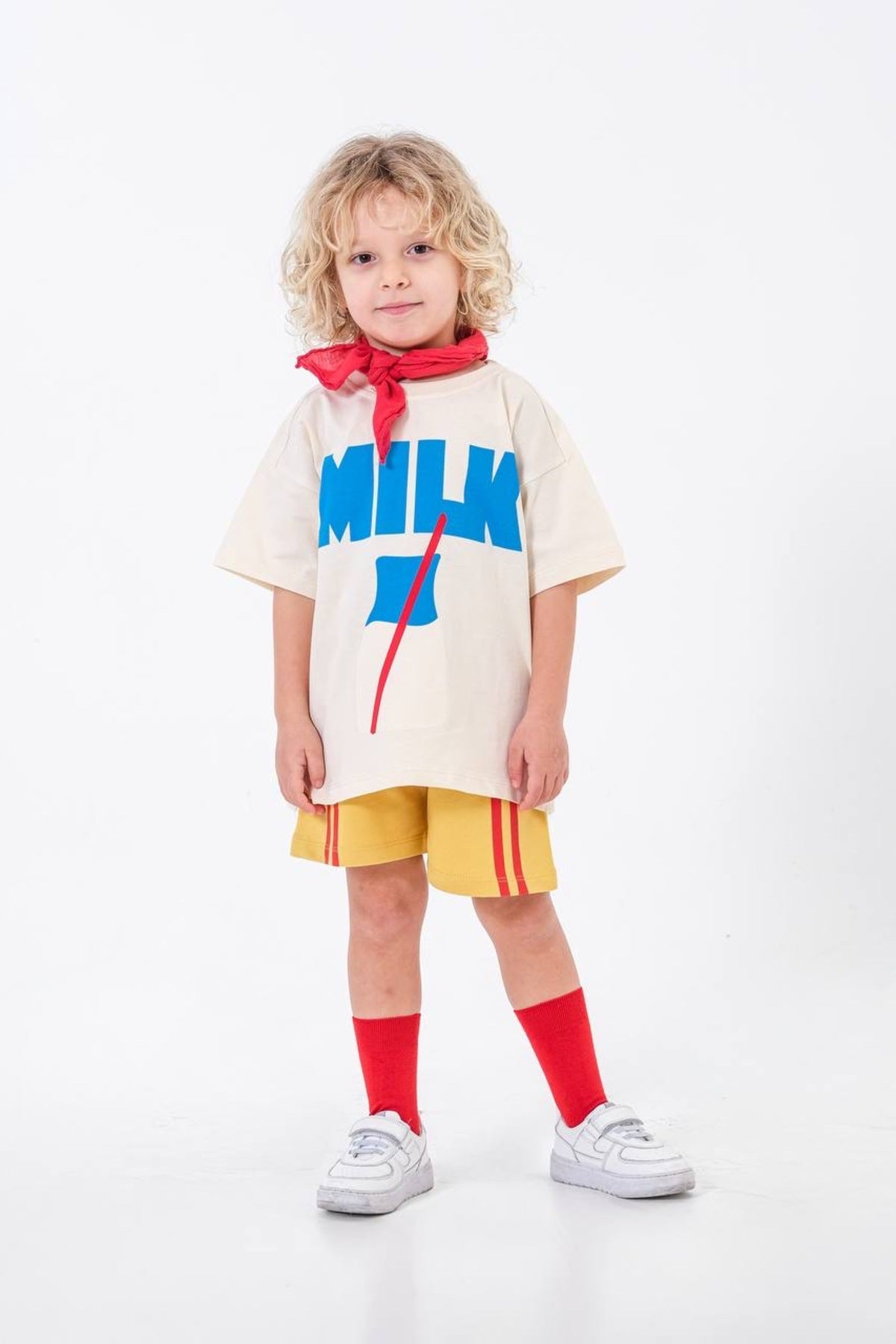 Unisex çocuklar için bisiklet yaka desenli t-shirt ve şort takım - Limonlu Pamuk