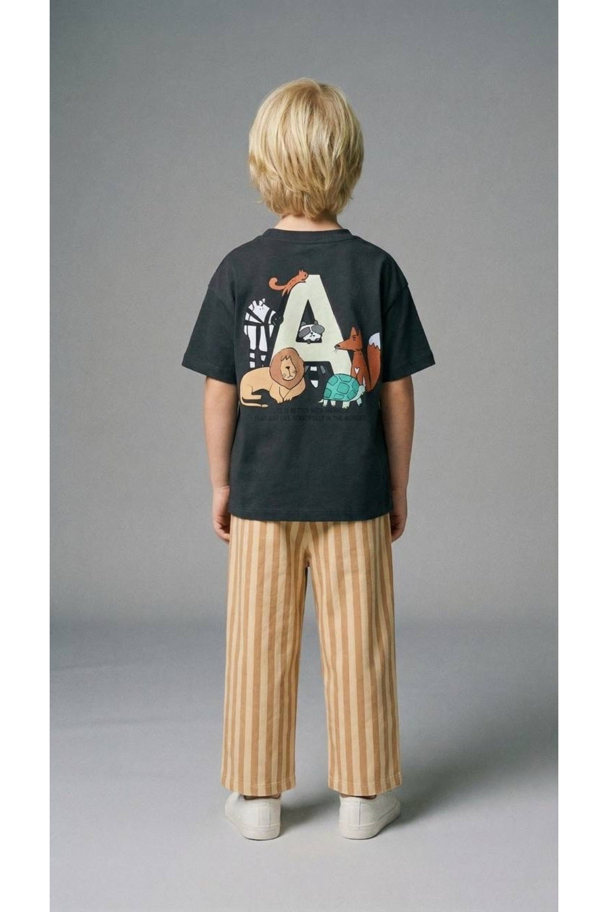 Erkek çocuklar için hayvan desenli bisiklet yaka t-shirt ve çizgili pantolon - %100 pamuk - Limonlu Pamuk