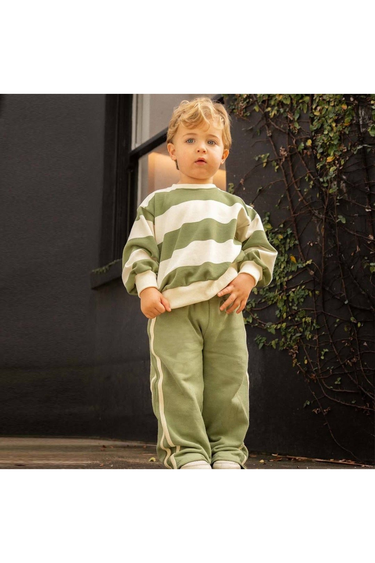 Unisex çocuklar için çizgili bisiklet yaka sweatshirt ve eşofman takımı-yeşil-şardonsuz - Limonlu Pamuk