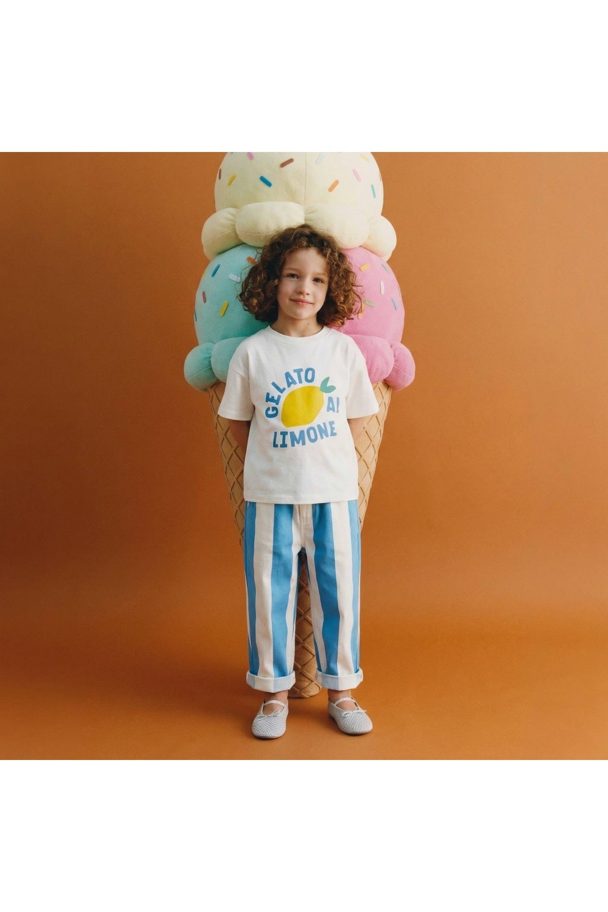 Unisex çocuklar için bisiklet yaka limon baskılı t-shirt ve çizgili pantolon takım - Limonlu Pamuk