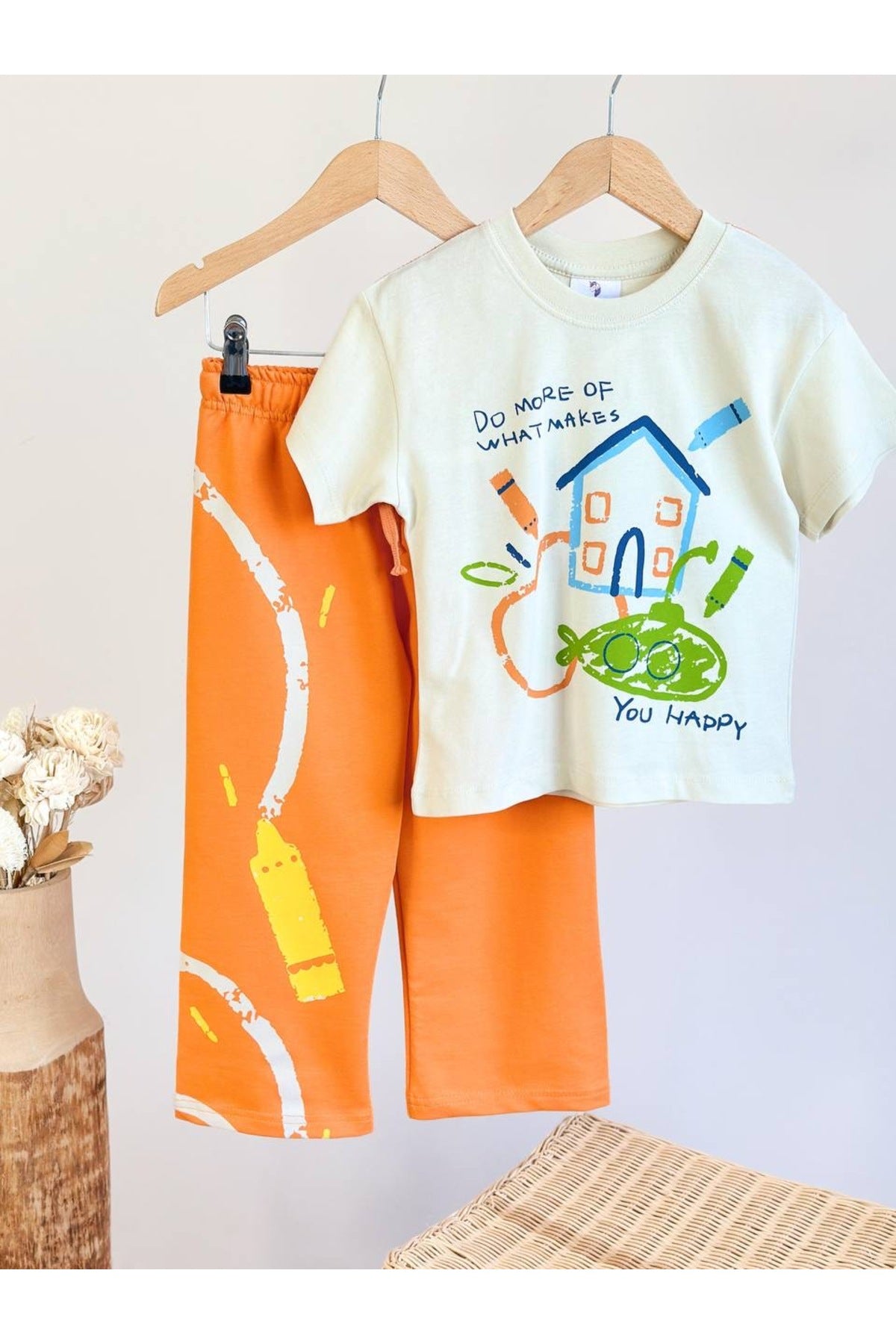 Unisex çocuklar için bisiklet yaka baskılı t-shirt ve turuncu baskılı pantolon - Limonlu Pamuk