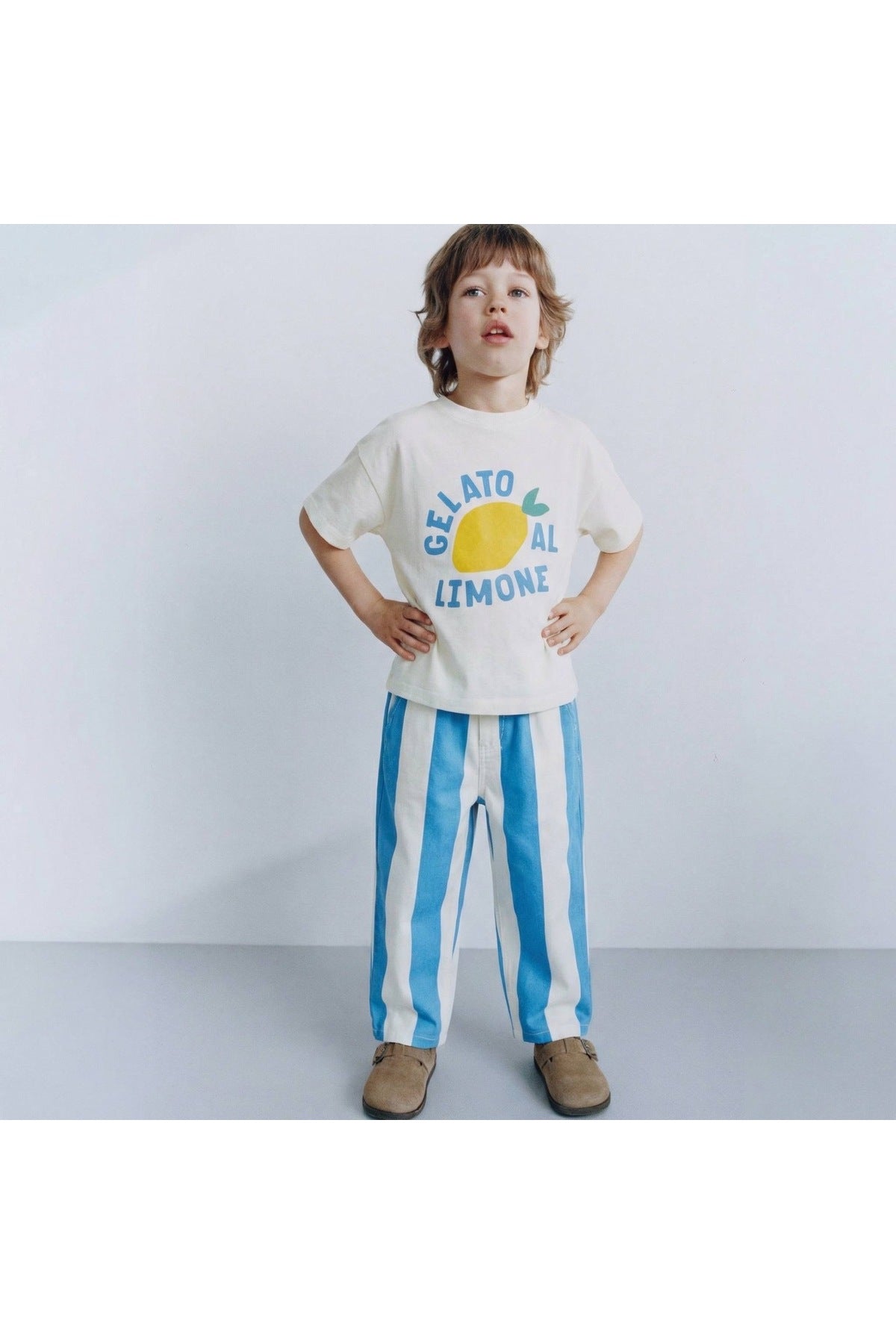 Unisex çocuklar için bisiklet yaka limon baskılı t-shirt ve çizgili pantolon takım - Limonlu Pamuk