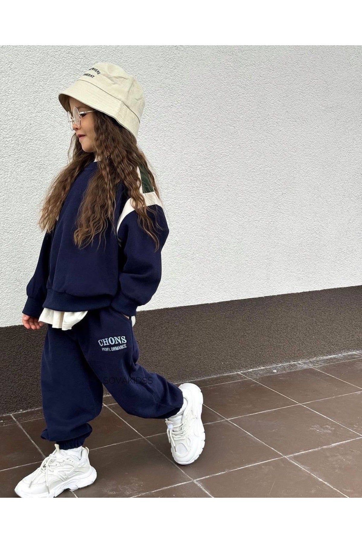 Unisex çocuklar için pamuklu chons sloganlı bisiklet yaka sweatshirt ve jogger pantolon takım - Limonlu Pamuk
